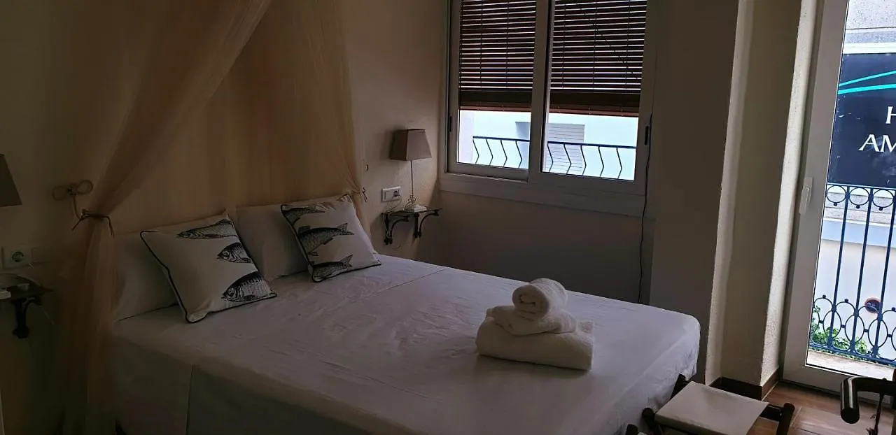 Les Llambrich - Apartamentos Turisticos L'Ampolla 0*,  Španělsko