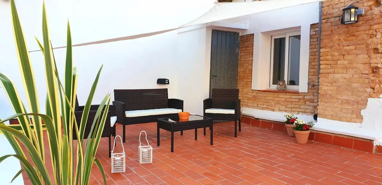 Les Llambrich - Apartamentos Turisticos L'Ampolla 0*,